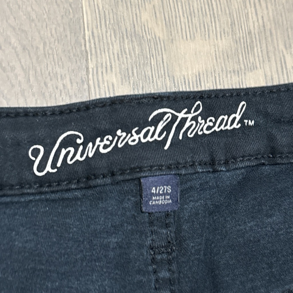 Universal Thread Skinny Jeans - Picture 2 of 4